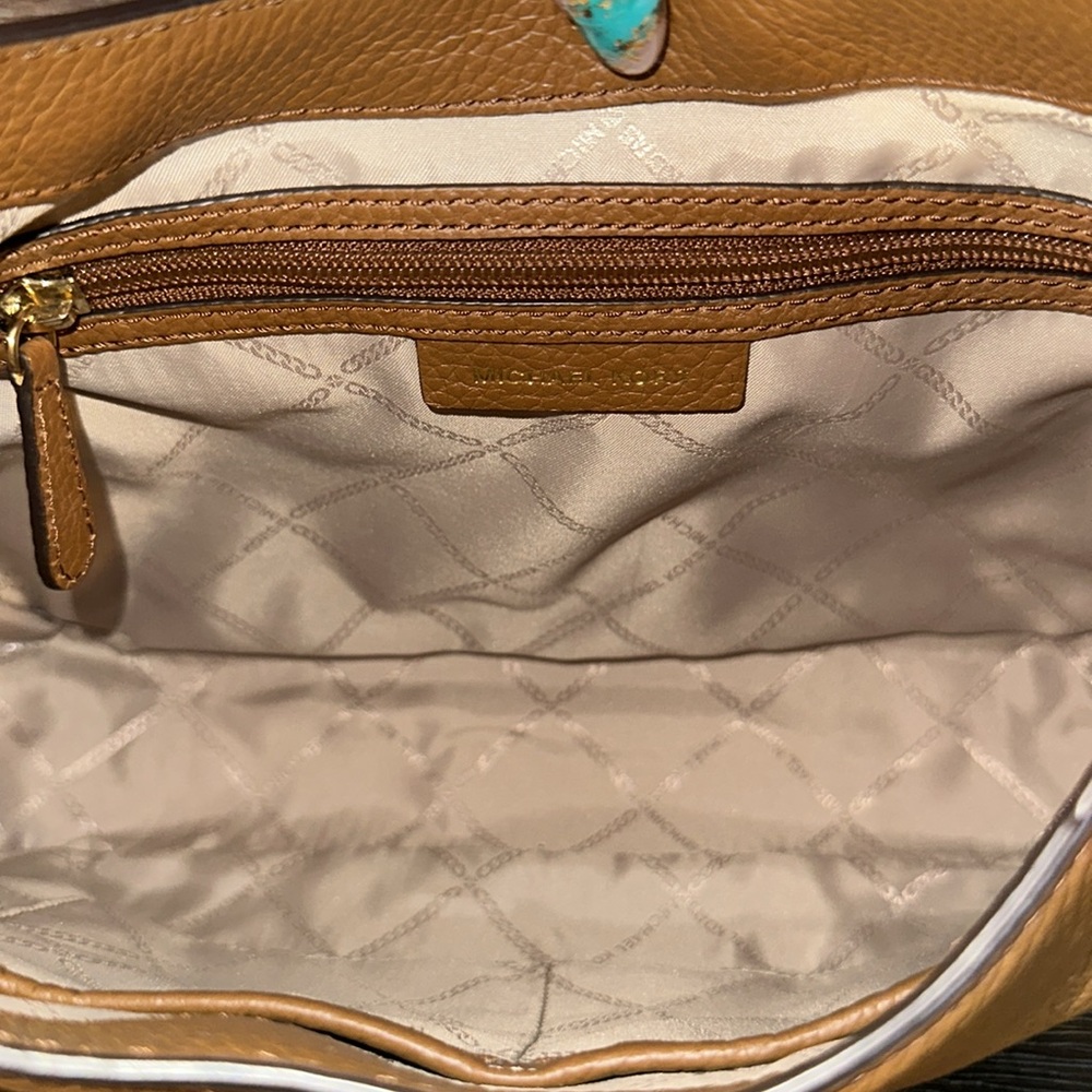 Michael Kors LILLIAN SHOULDER BAG! In Excellent Condition! - Picture 11 of 11